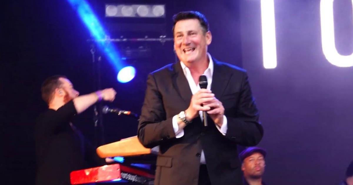 80s singing legend and iconic 00s boyband to perform hits