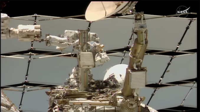 Astronauts remove failed antenna; run out of time to install a spare – Spaceflight Now