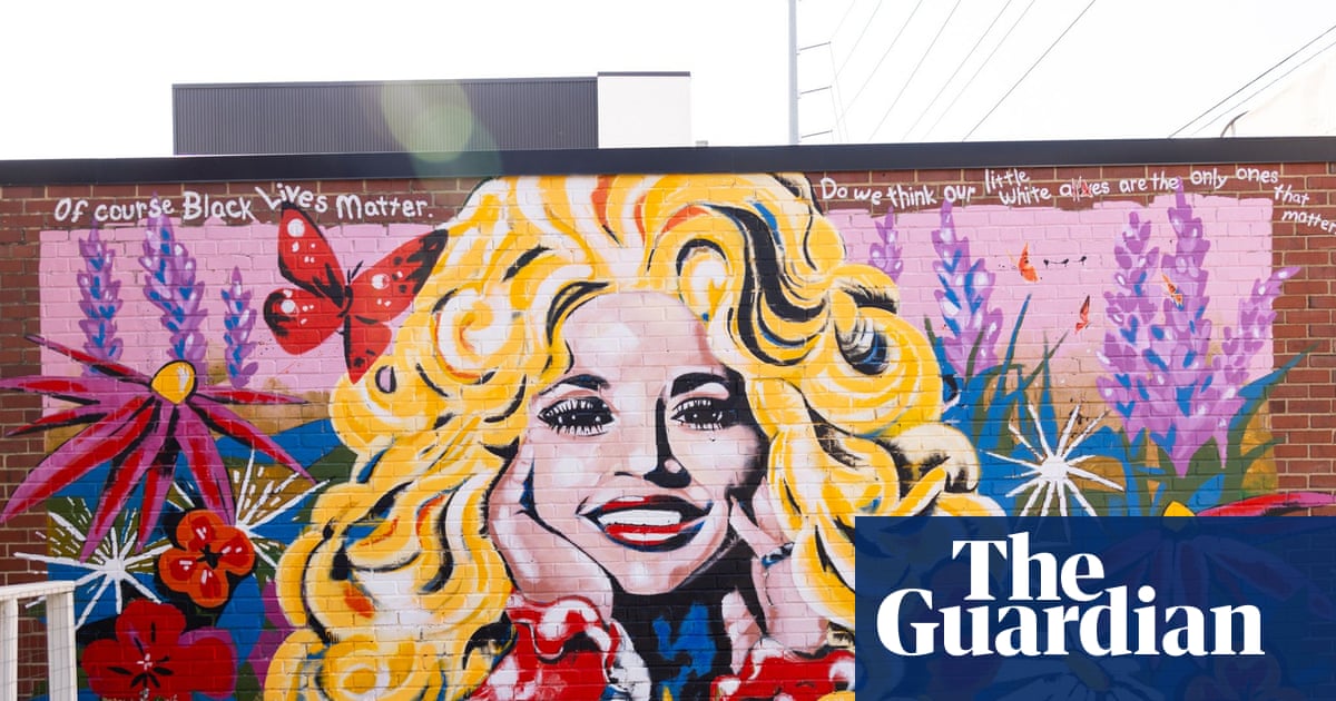Tennessee governor says he backs airport name change to honor Dolly Parton | Dolly Parton
