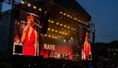 Review of Raye's set at Brighton Pride on the Park