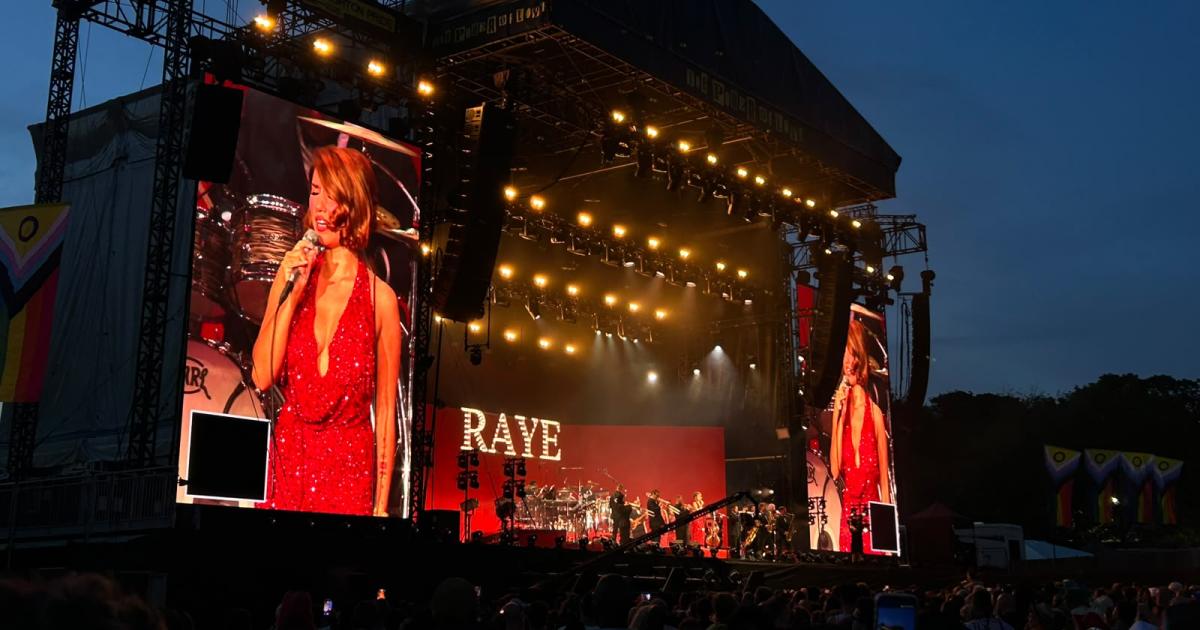 Review of Raye's set at Brighton Pride on the Park