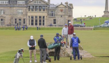 St Andrews finds new way to cash in on golf's hottest ticket