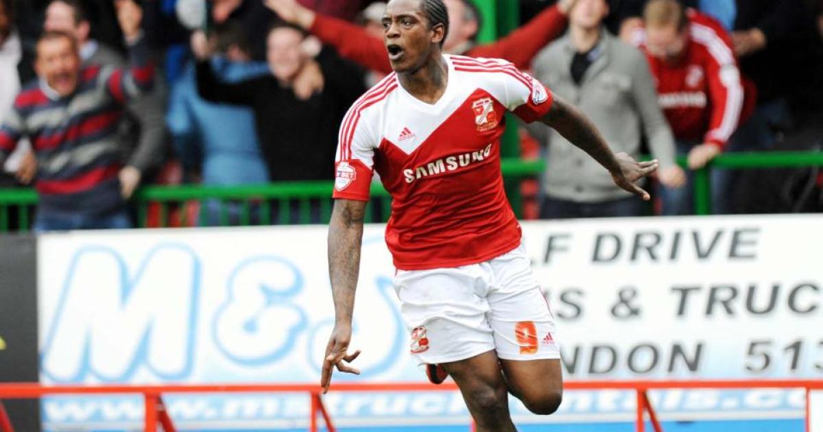 Former Swindon Town players to box at London charity event