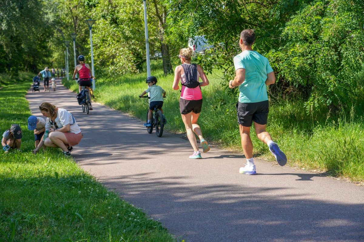 Cycling: The exercise that is at least four times more efficient than walking