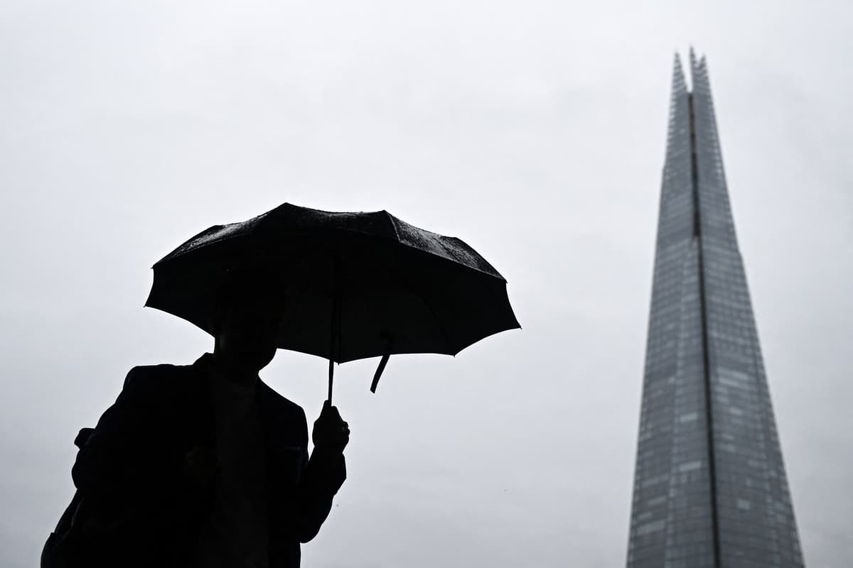 Heavy rain hits London as Sadiq Khan warns downpours could lead to 'flash flooding' - London Evening Standard