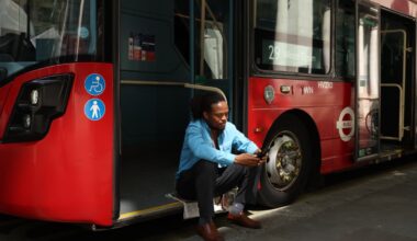 1,500 London bus drivers to strike over working conditions in extreme heat
