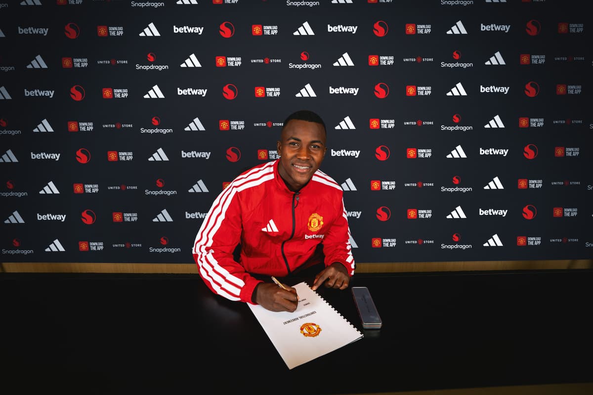 Man Utd confirm new midfield signing after year-long pursuit - London Evening Standard