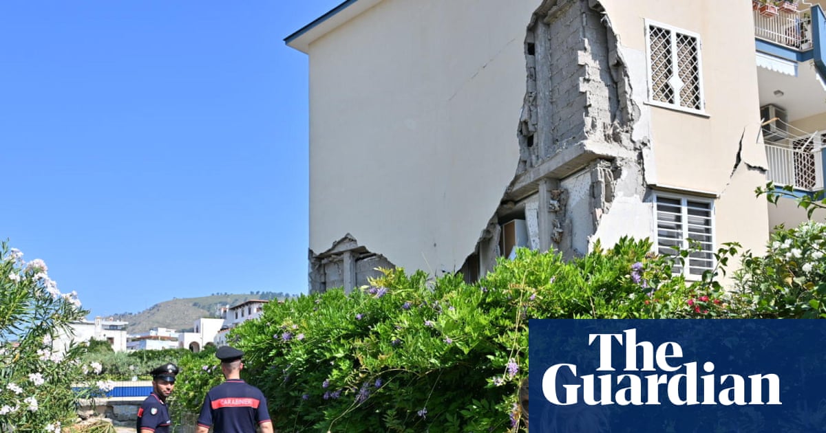 Scores injured as earthquake hits near Naples in seismic swarm | Earthquakes