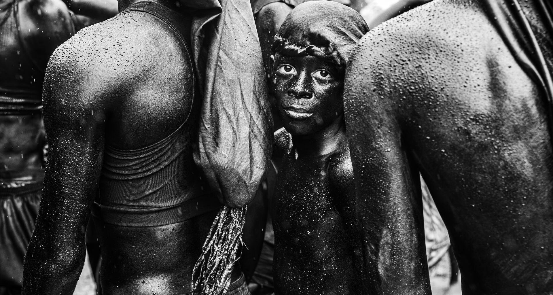 "A cultural legacy passed down from generation to generation. At the heart of the Lambe Sujo and Caboclinhos Festival in Sergipe, a boy looks out at the world through the lens of his heritage," says photographer about multi-award-winning street shot
