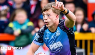 Logan Moy in action for Hull FC