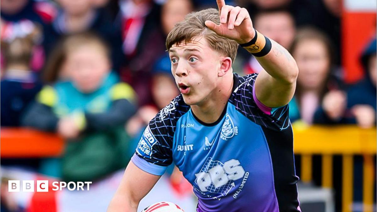 Logan Moy in action for Hull FC