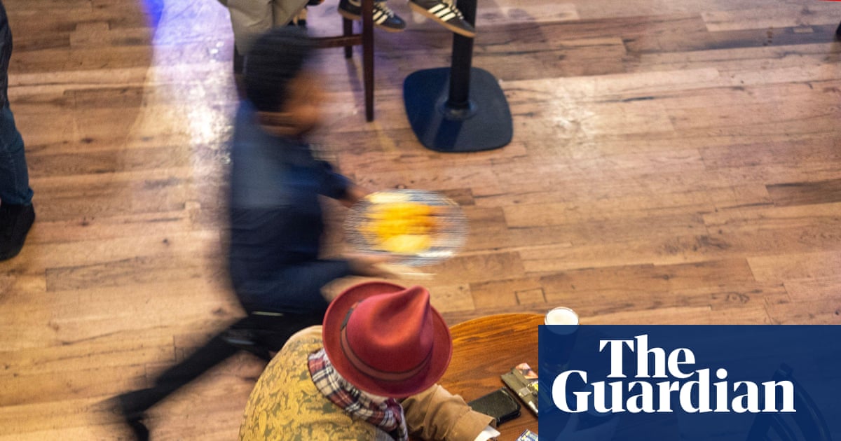 ‘Can’t enjoy your pint’: Wetherspoons customers welcome ban on loud phones | JD Wetherspoon