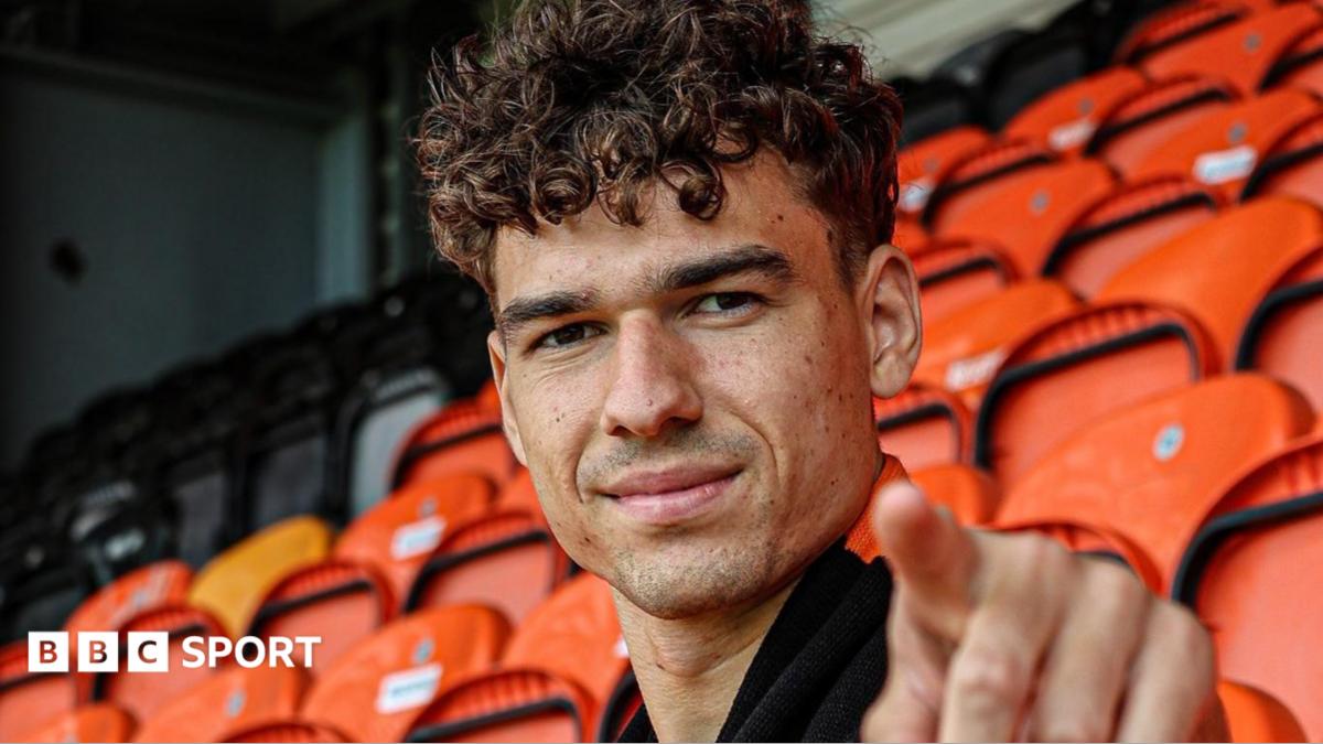 Dundee United left-back Kevin Ciubotaru