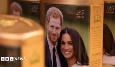 A souvenir tin featuring an image of the Duke of Sussex and the Duchess of Sussex