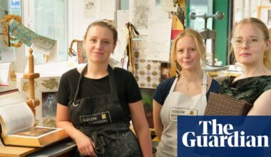 AI-proof? Younger workers desert the digital world for traditional crafts | Work & careers