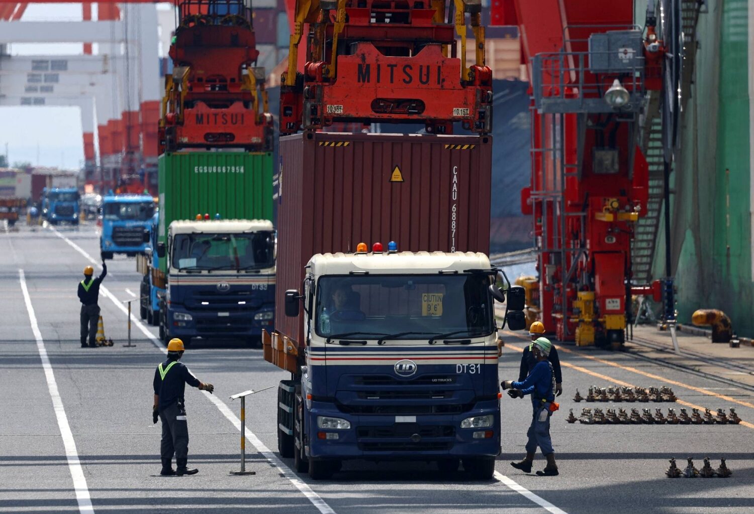 Japanese economic report cites need to closely monitor impact of natural disasters