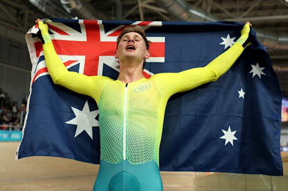 Blake Agnoletto celebrates winning gold in the men’s elimination race on Friday.