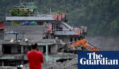 Australians missing in Nepal targeted by ‘heartbreaking’ and ‘abhorrent’ racist slurs | Nepal-Tibet flood disaster