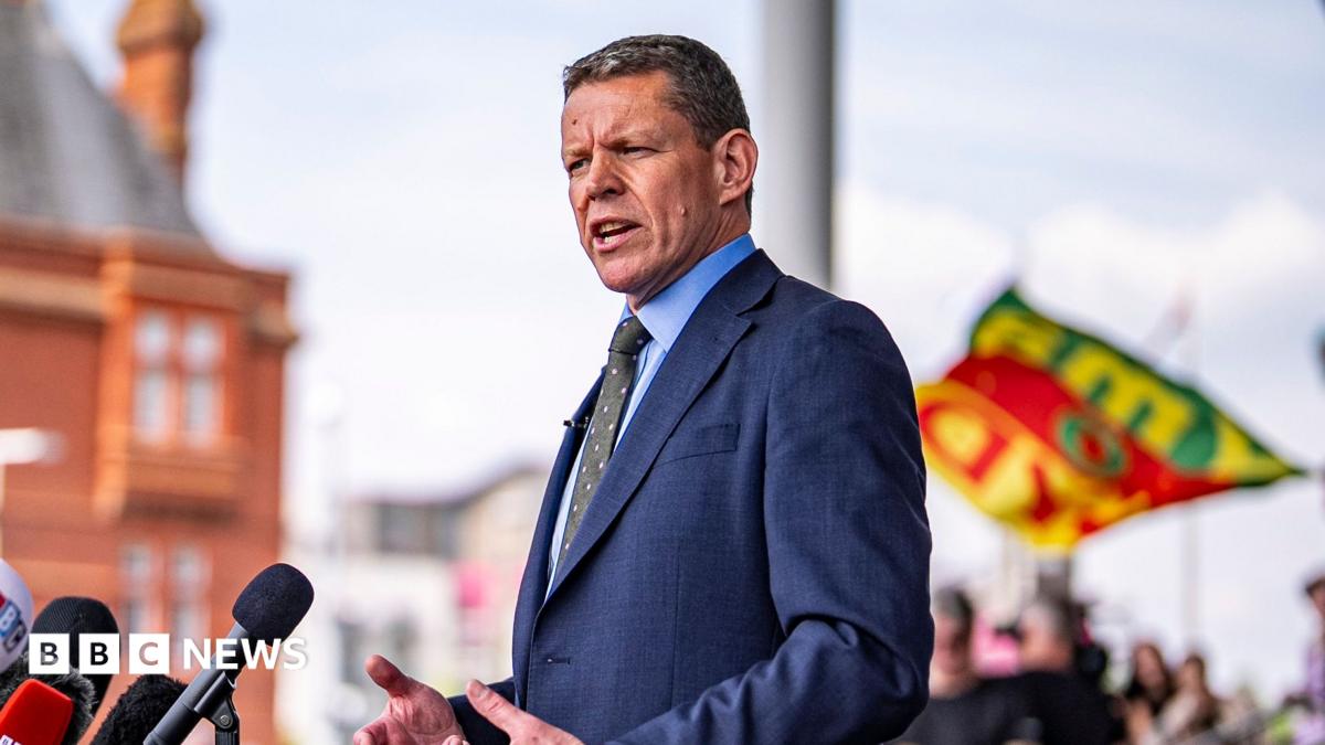 A composite image of the front pages of the Daily Star and the Guardian on 26 August 2026