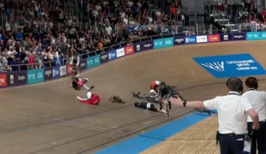 Commonwealth Games cyclists in 'horrific' crash as commentator gasps | Other | Sport