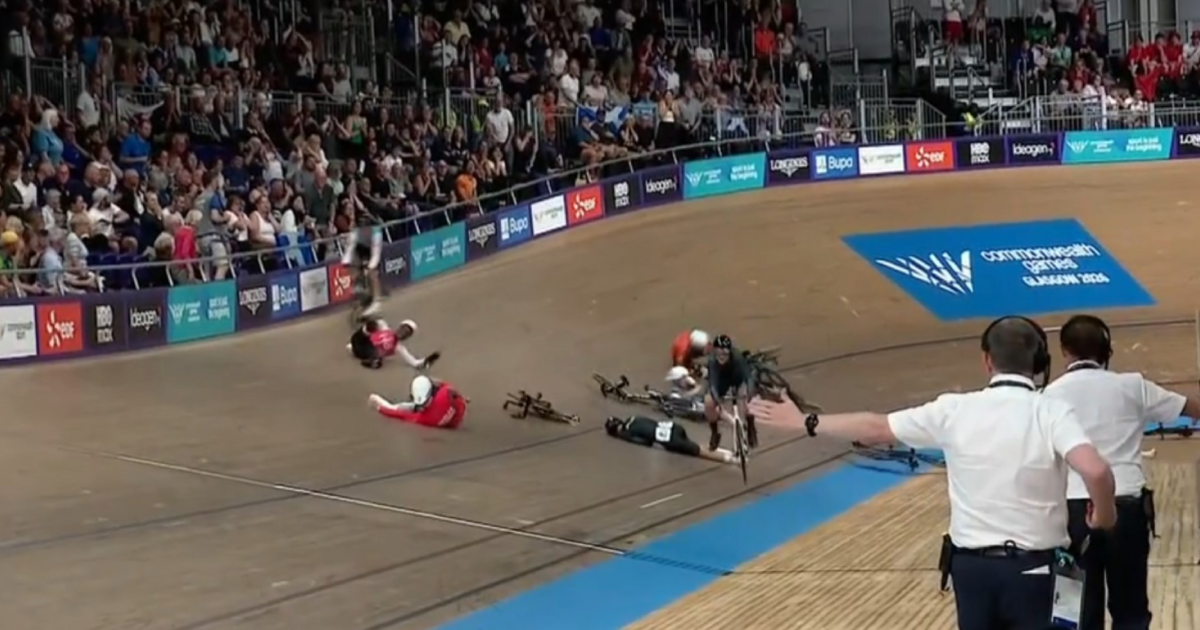 Commonwealth Games cyclists in 'horrific' crash as commentator gasps | Other | Sport