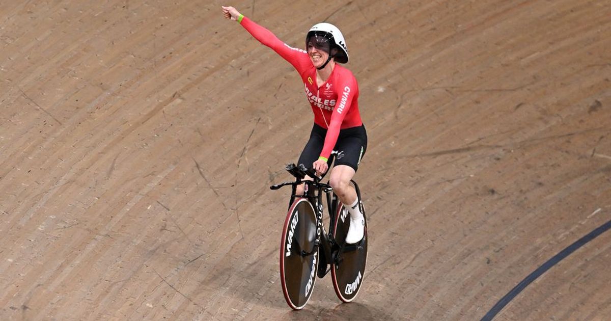 Wales' Anna Morris sets new Commonwealth Games record in Women's track cycling 4000m Ind. Pursuit