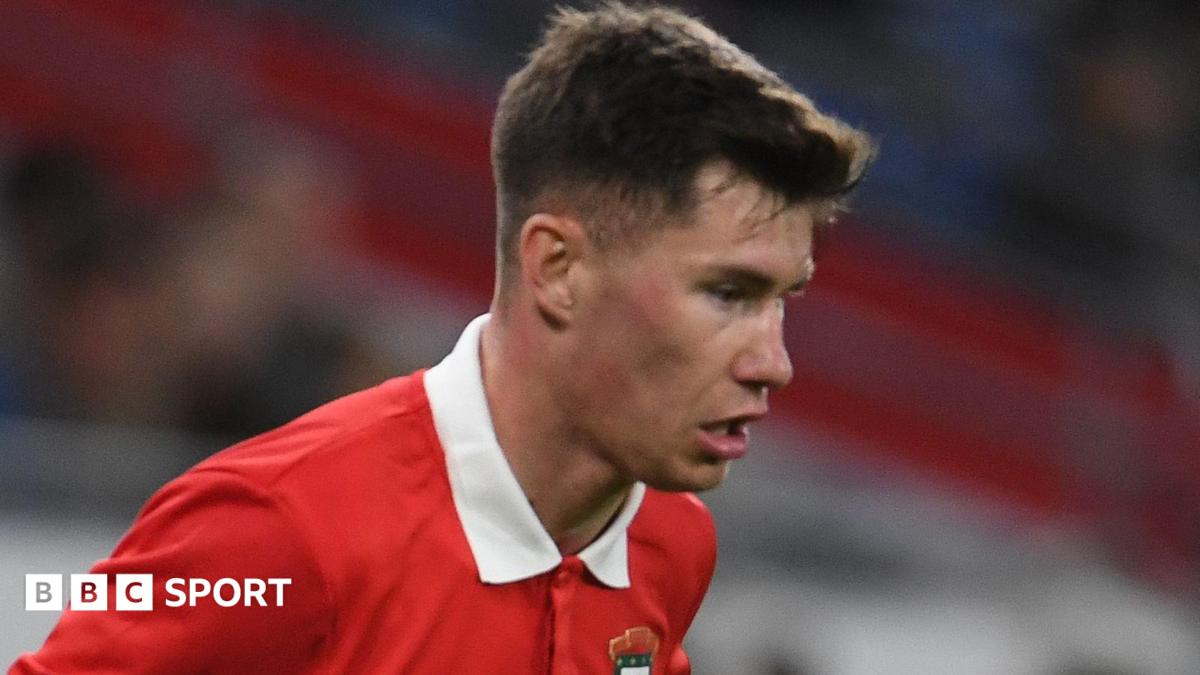 Cameron Congreve in action for Wales