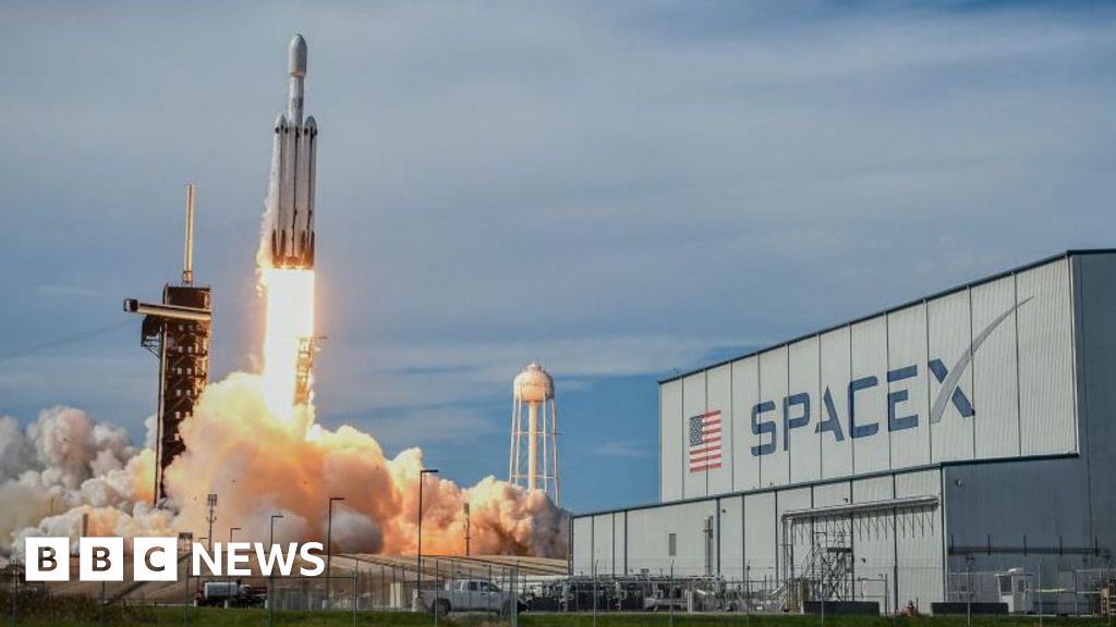 Musk's SpaceX to build $100bn Starbase launch facility - BBC
