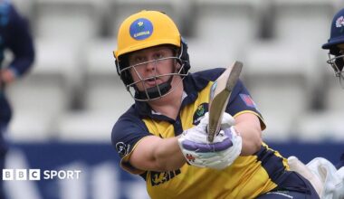 Abbey Freeborn plays a pull shot in Glamorgan's yellow jersey