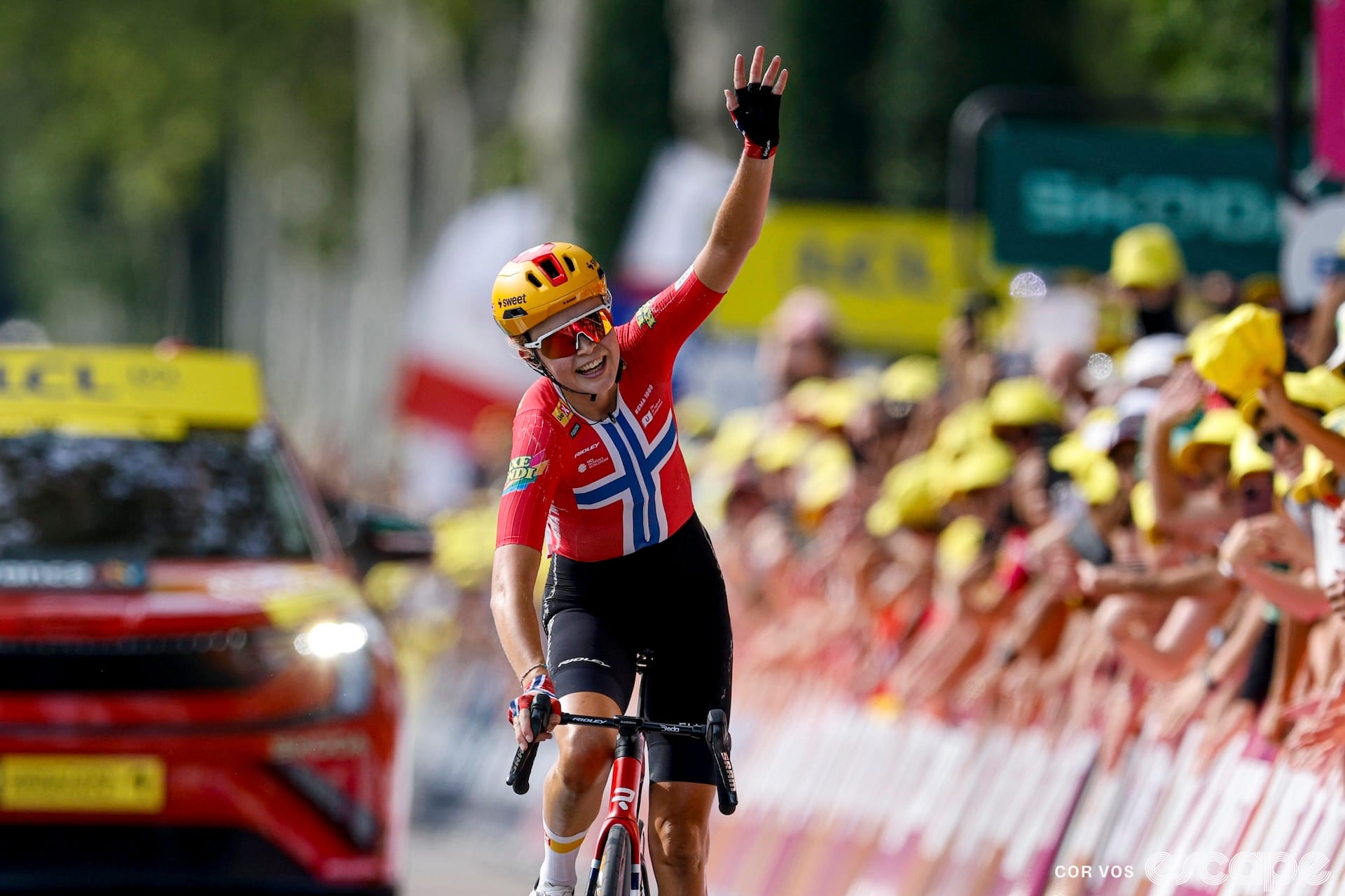 Tour Femmes: Sigrid Haugset defies the odds and Lotte Kopecky on stage 3