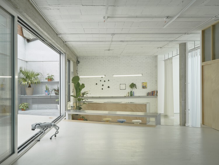 Hybrid Infrastructure Doble Erre / Morphism - Interior Photography, Wood