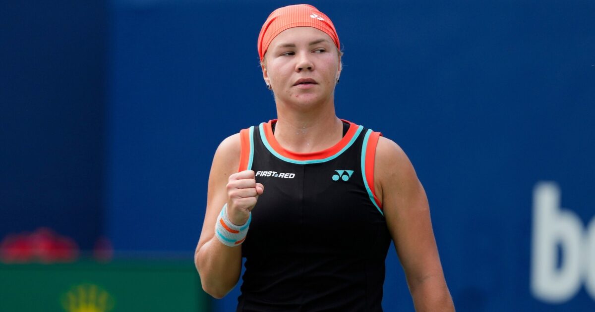 Shnaider Stuns Pegula, Swiatek Fights Past…