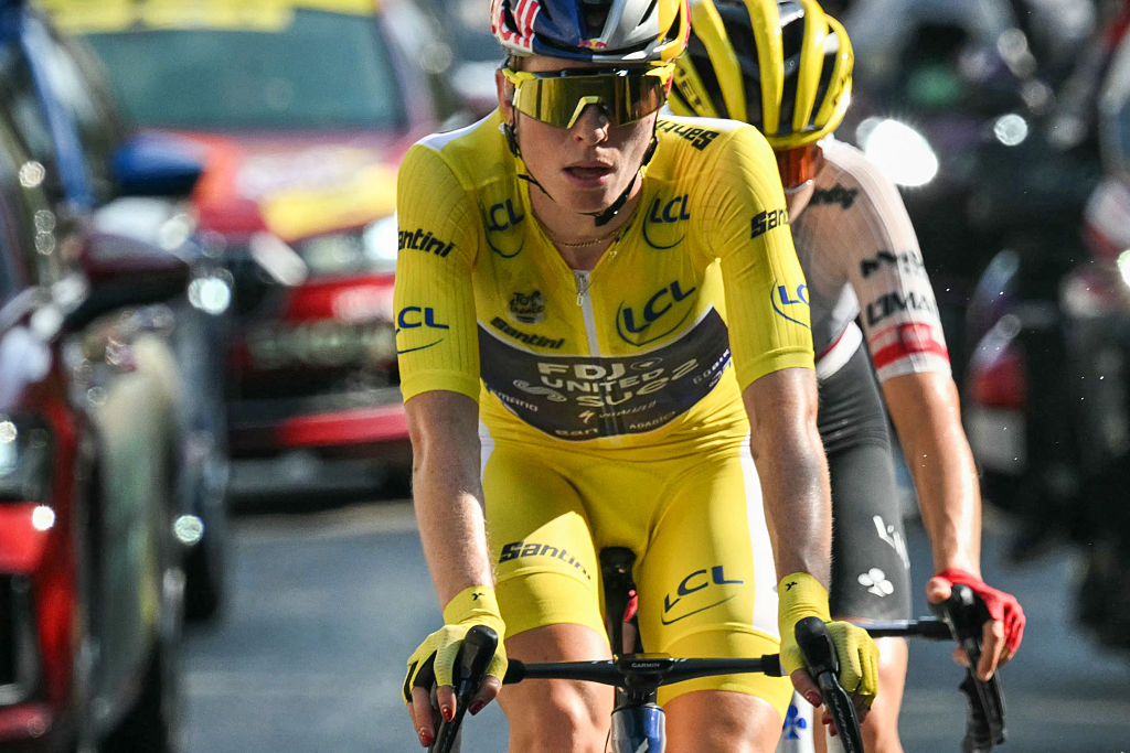 FDJ-SUEZ's Dutch rider Demi Vollering, wearing the overall leader's yellow jersey, rides during the 9th and final stage of the fifth edition of the Women's Tour de France cycling race, 99.2 km from Nice to Nice, southeastern France on August 9, 2026. (Photo by NICOLAS TUCAT / AFP)