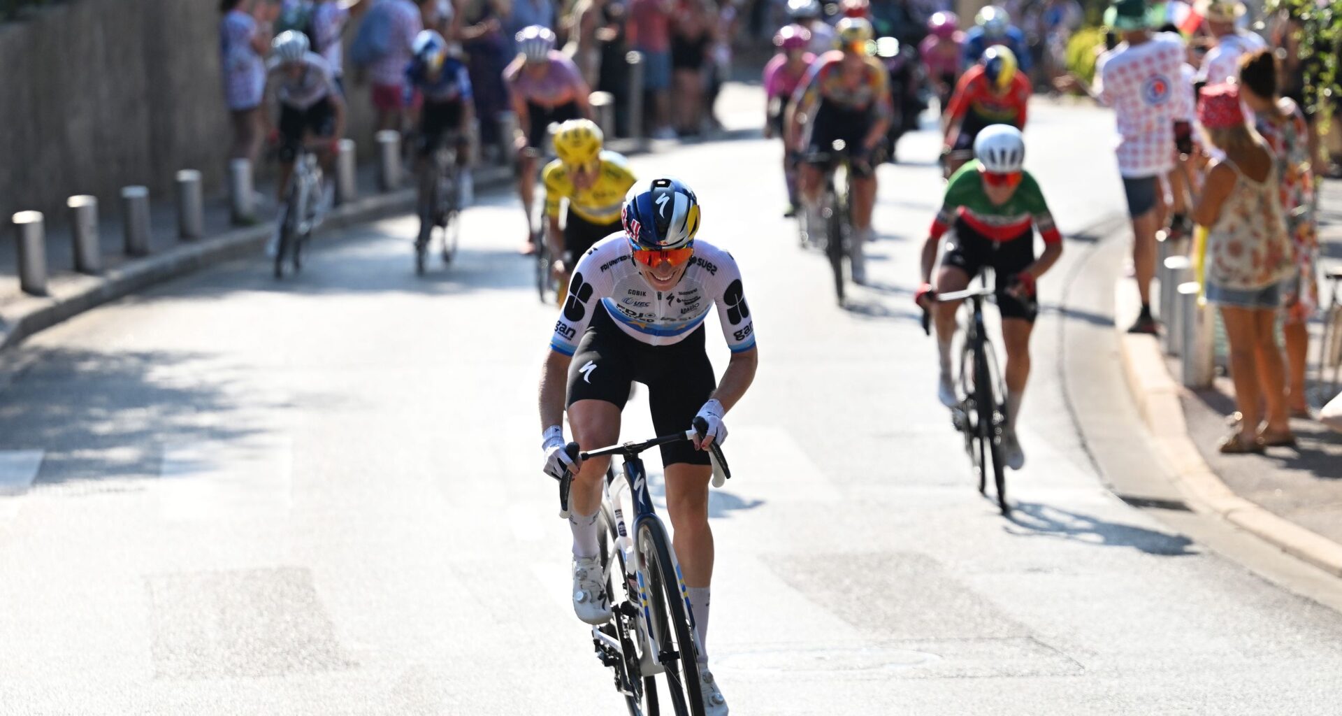 As it happened: GC riders battle it out as race lead changes yet again on Tour de France Femmes stage 8