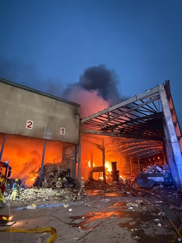 Overground trains still suspended after huge waste centre fire - live - London Evening Standard