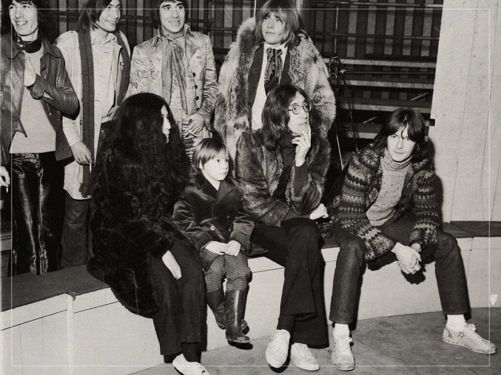 John Lennon - Yoko Ono - Bill Wyman - Charlie Watts - Brian Jones - Keith Moon - Eric Clapton - 1968 - Rock Roll Circus