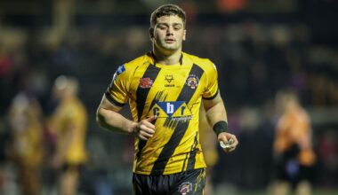 Super League winger joins Championship club after immediate exit