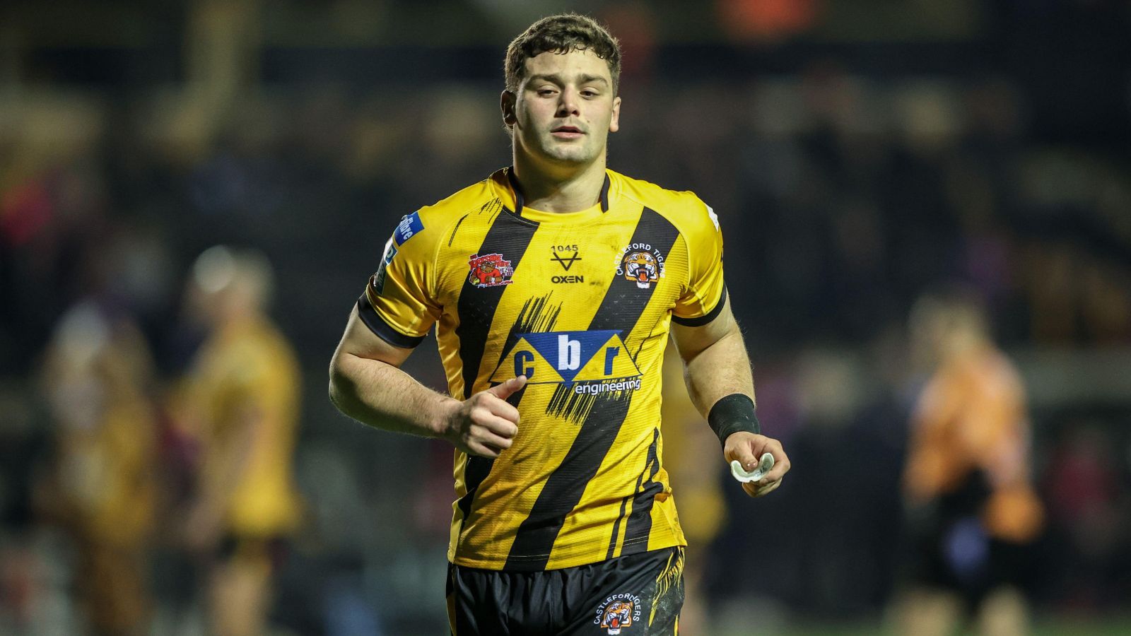 Super League winger joins Championship club after immediate exit