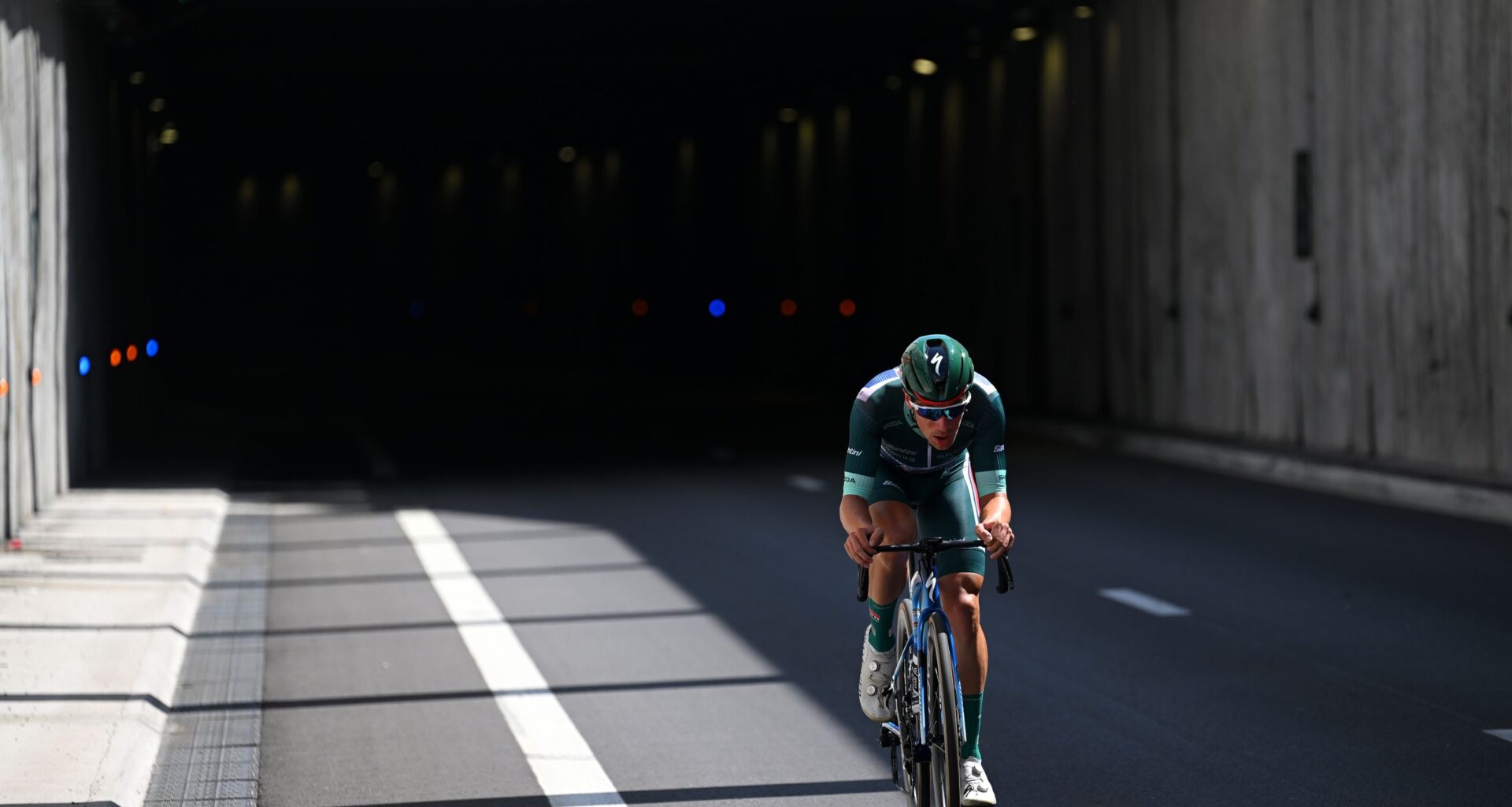 Vuelta a España stage 2 LIVE: Visma-Lease a Bike lead chase of Hayter in the break as fight for red hots up