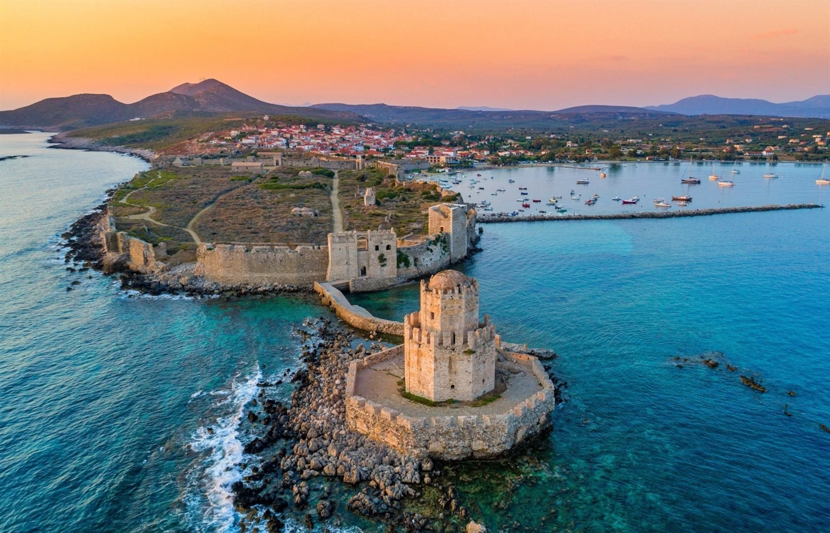 Where "The Odyssey" Was Filmed: The Architecture Behind Nolan's Troy 7 Methoni Castle, Greece