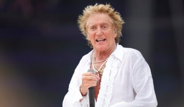 Rod Stewart cancels all 2026 tour dates after undergoing heart surgery