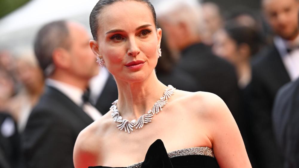 Natalie Portman: Is 'Life of M' a Novel About Her?