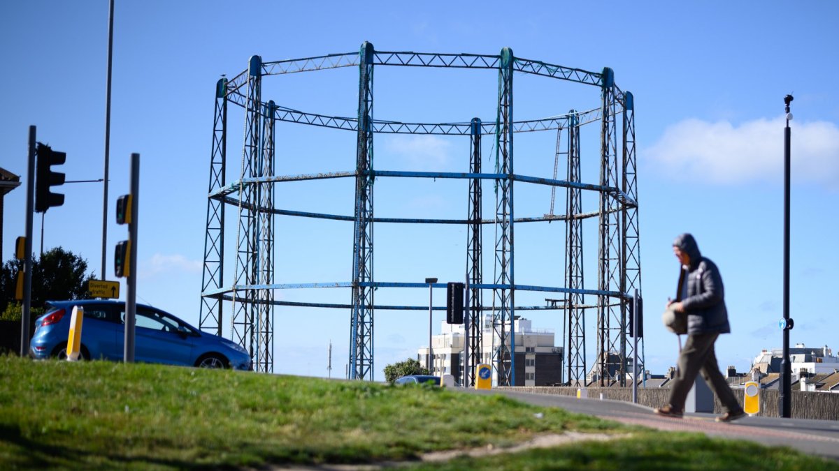 Rationing and work closures - what happens if the UK runs out of gas