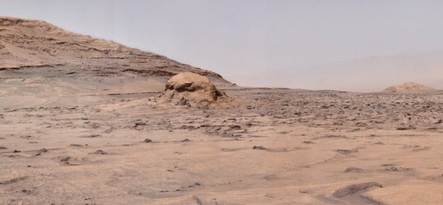 NASA image showing 'doorway' on Mars