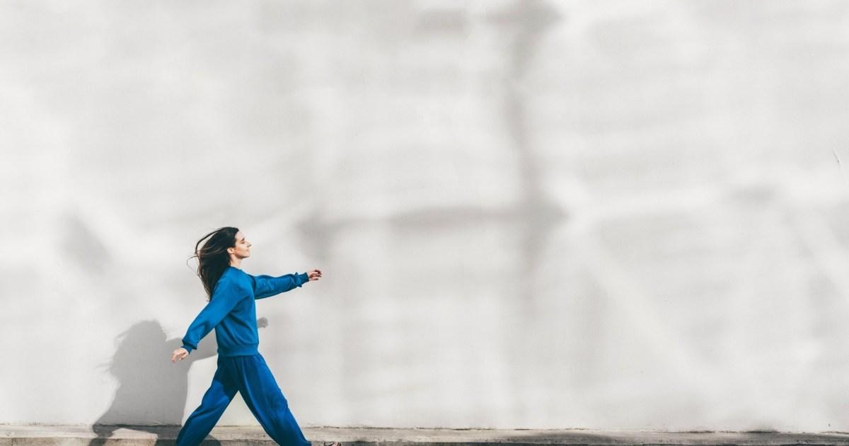 The exact number of minutes you need to walk for per day to boost your health
