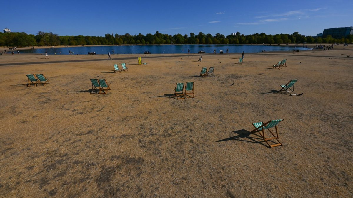 Car washes and swimming pools could face water bans as UK set for sixth heatwave