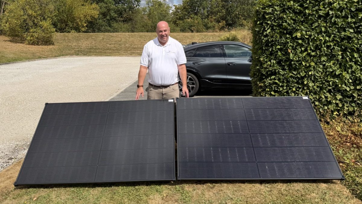 Plug-in solar panels go on sale for £600