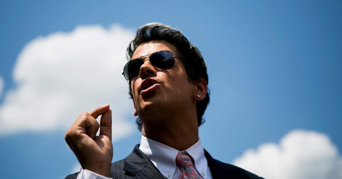 British far-right commentator Milo Yiannopoulos deported from US to UK – The Irish Times