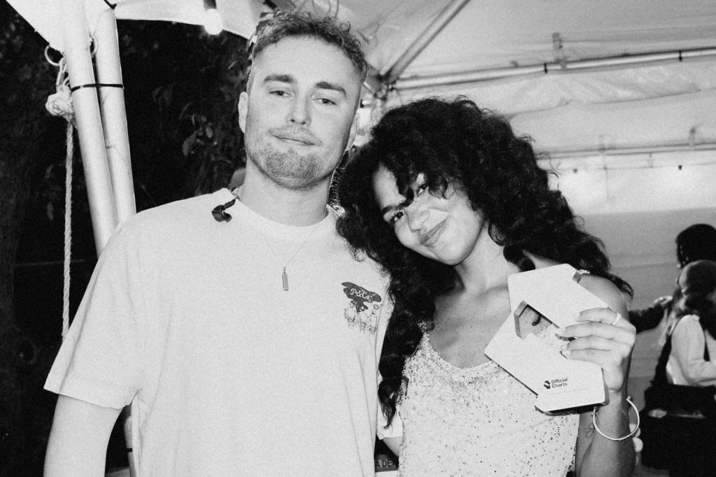 Sam Fender, Olivia Dean's 'Rein Me In' No. 1 for 20th Week in U.K.