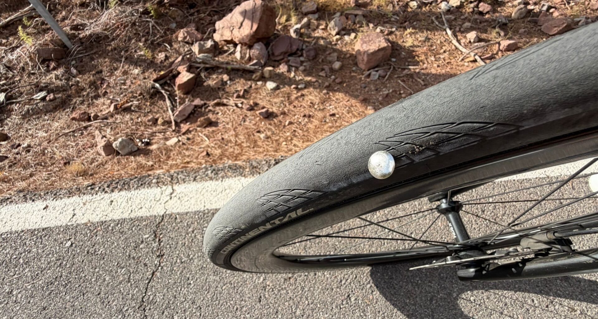 Tacks reportedly found on final fast descent of Vuelta a España stage, sparking safety concerns - Cycling News | Bike Reviews